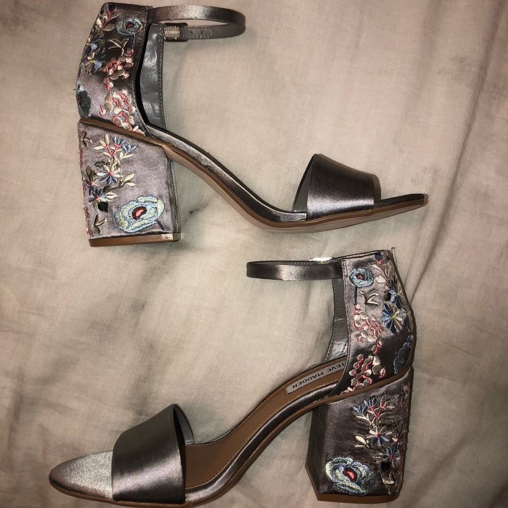 Steve Madden Embroidery Heels